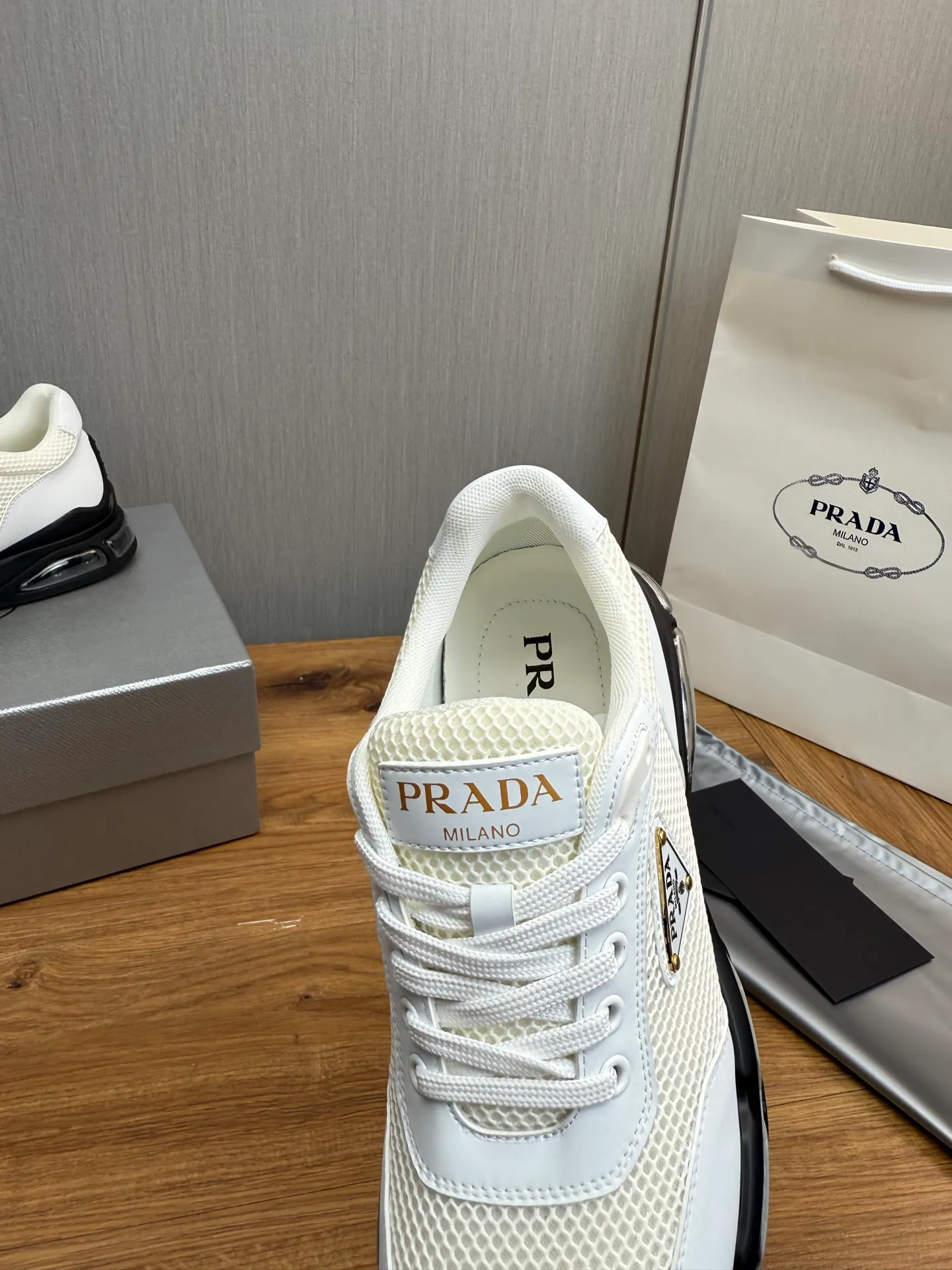 Men's shoes 💰640💰 [PRADA] Men's shoes are popular in the counter, high-quality shipments ✔️Official website synchronization, original cowhide with mesh surface + cowhide lining, 1⃣️:1⃣️reproduction, original air cushion original bottom, 38-45 (customized at 45)